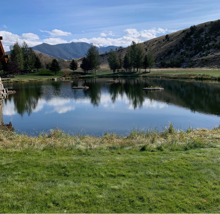 Image of lake in the mountains